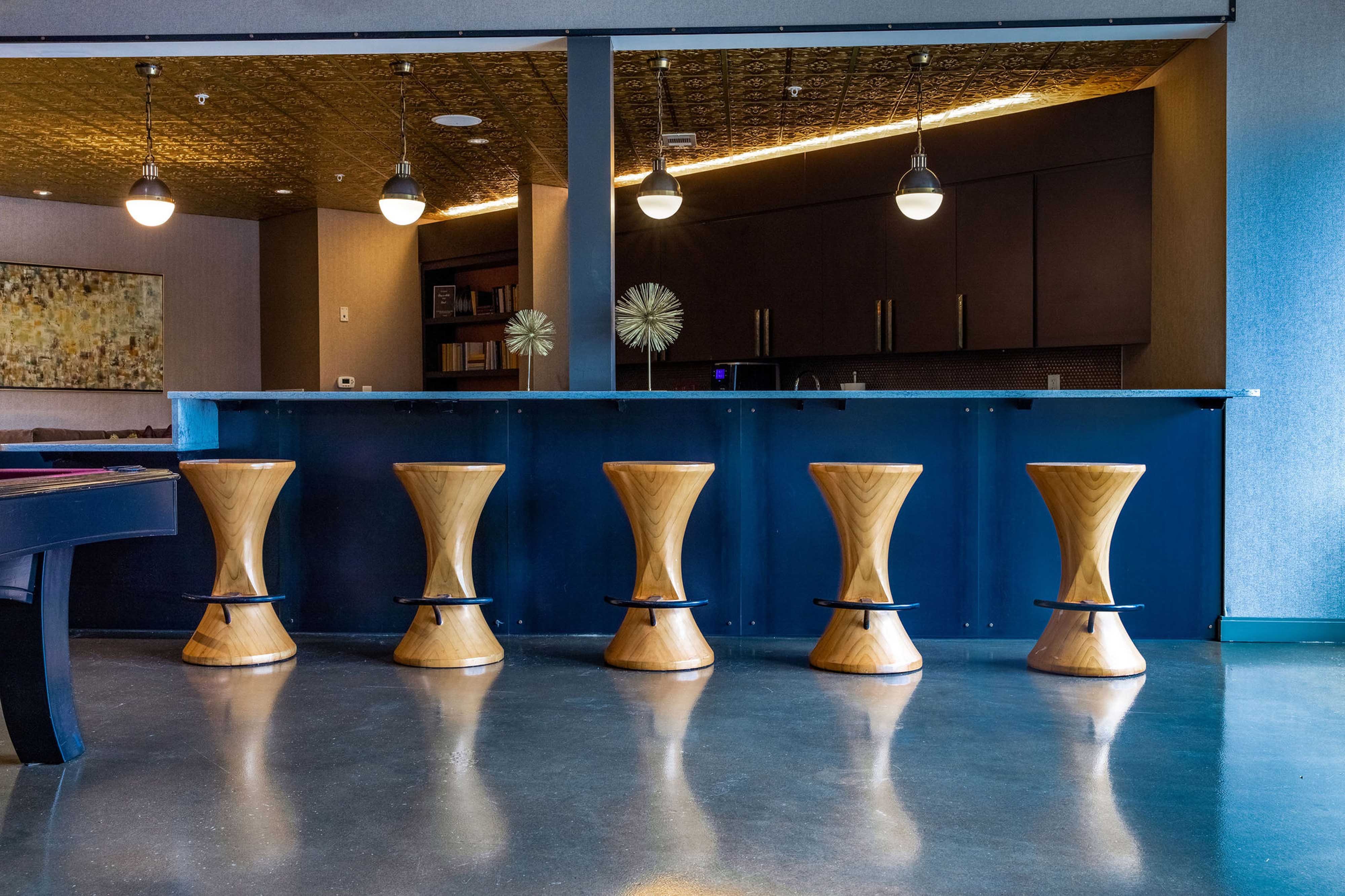 Club room_bar_1-37