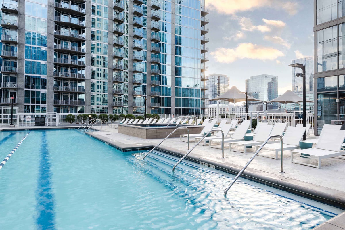 SBRNASH_PoolDeck_AK7A8457