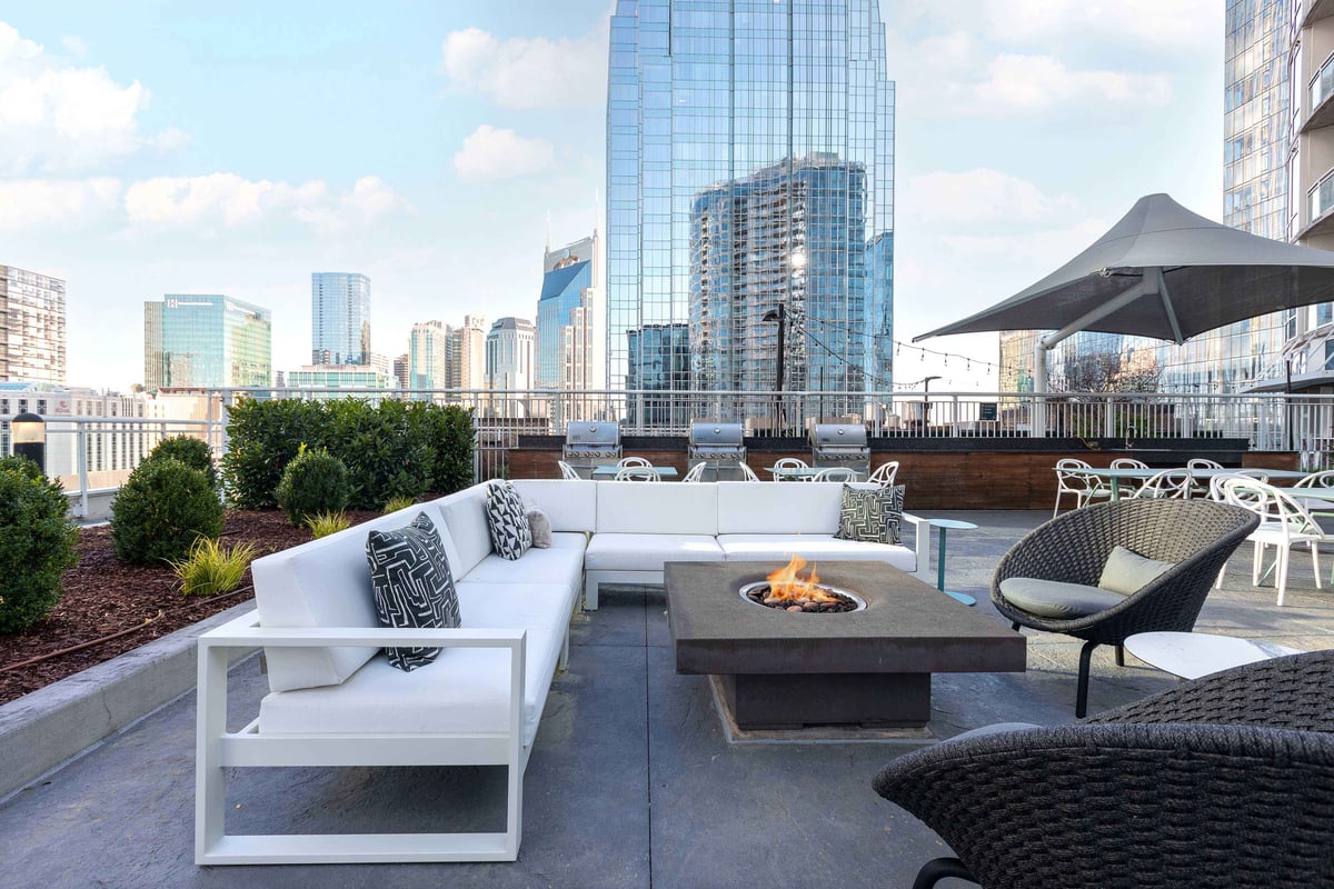 SBRNASH_PoolDeck_AK7A8951